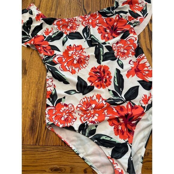 Floral ruffle shoulder one piece swimsuit size XL - Picture 3 of 6